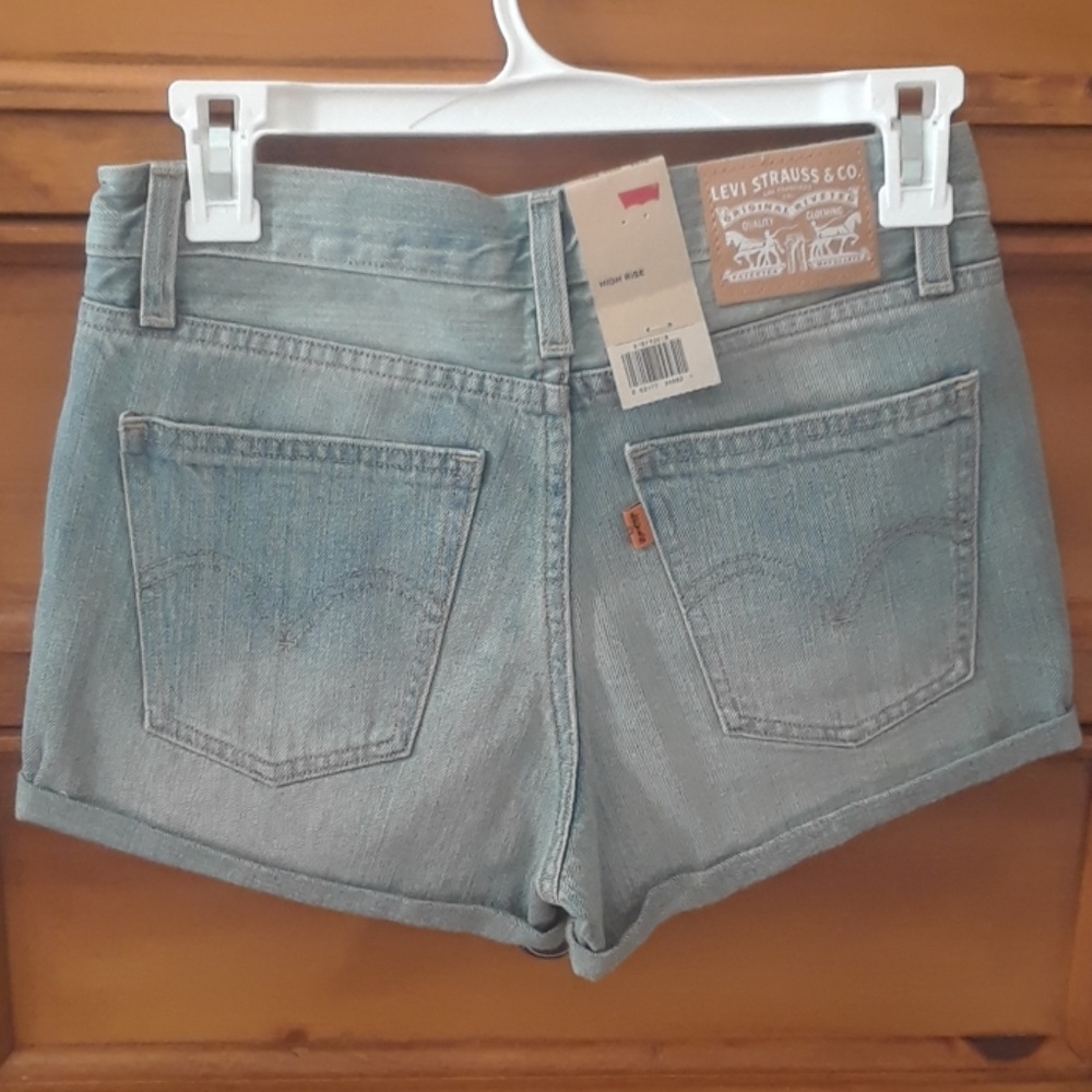 Levis shorts - Picture 2 of 6